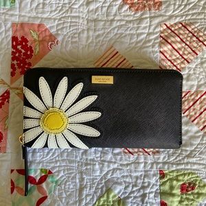 Kate Spade Daisy Neda Wallet